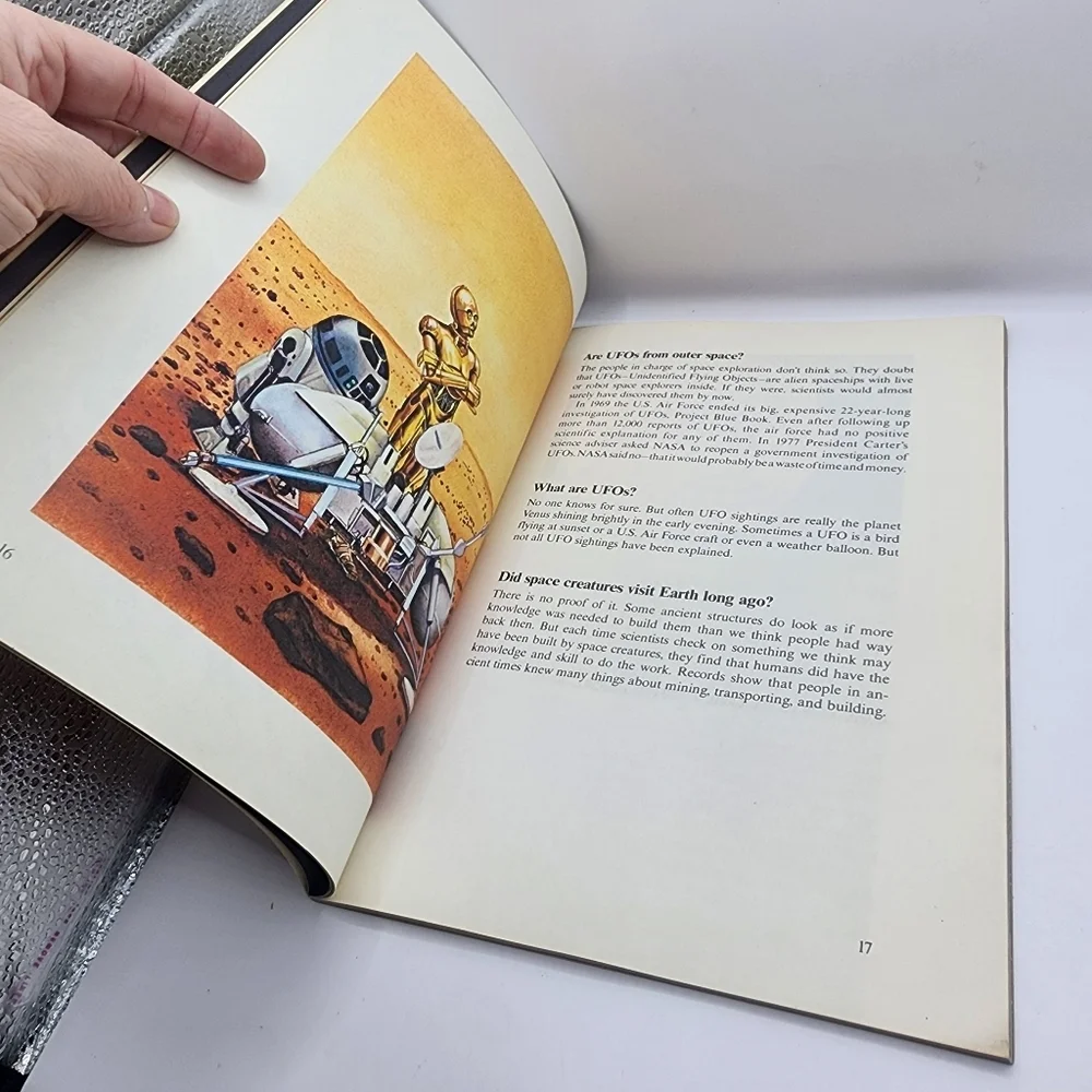 The Star Wars Question and Answer Book About Space Paperback Book Vintage - Picture 2 of 4